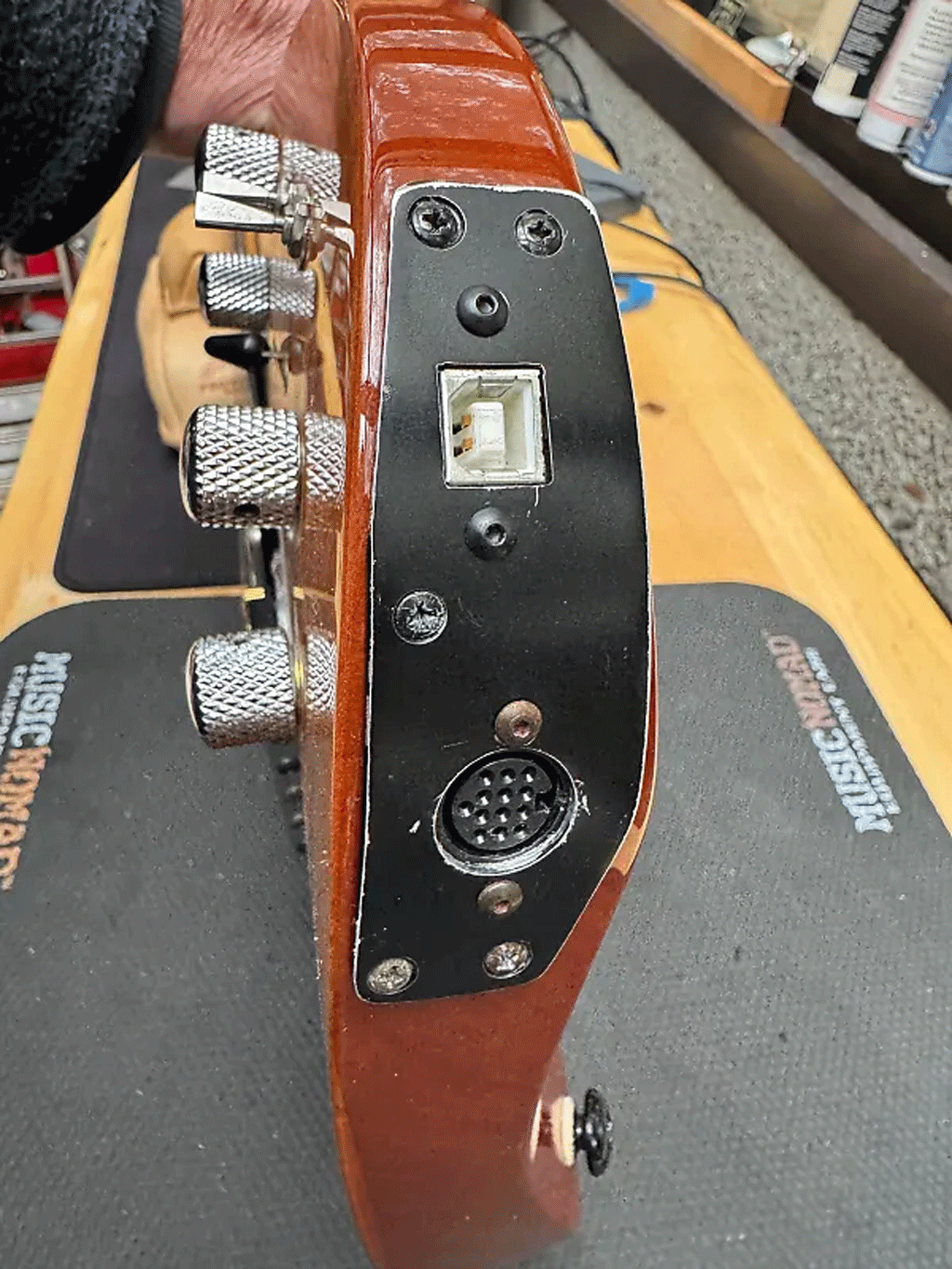 Brian Moore i81.13.USB Hybrid Synth Electric Guitar Amber