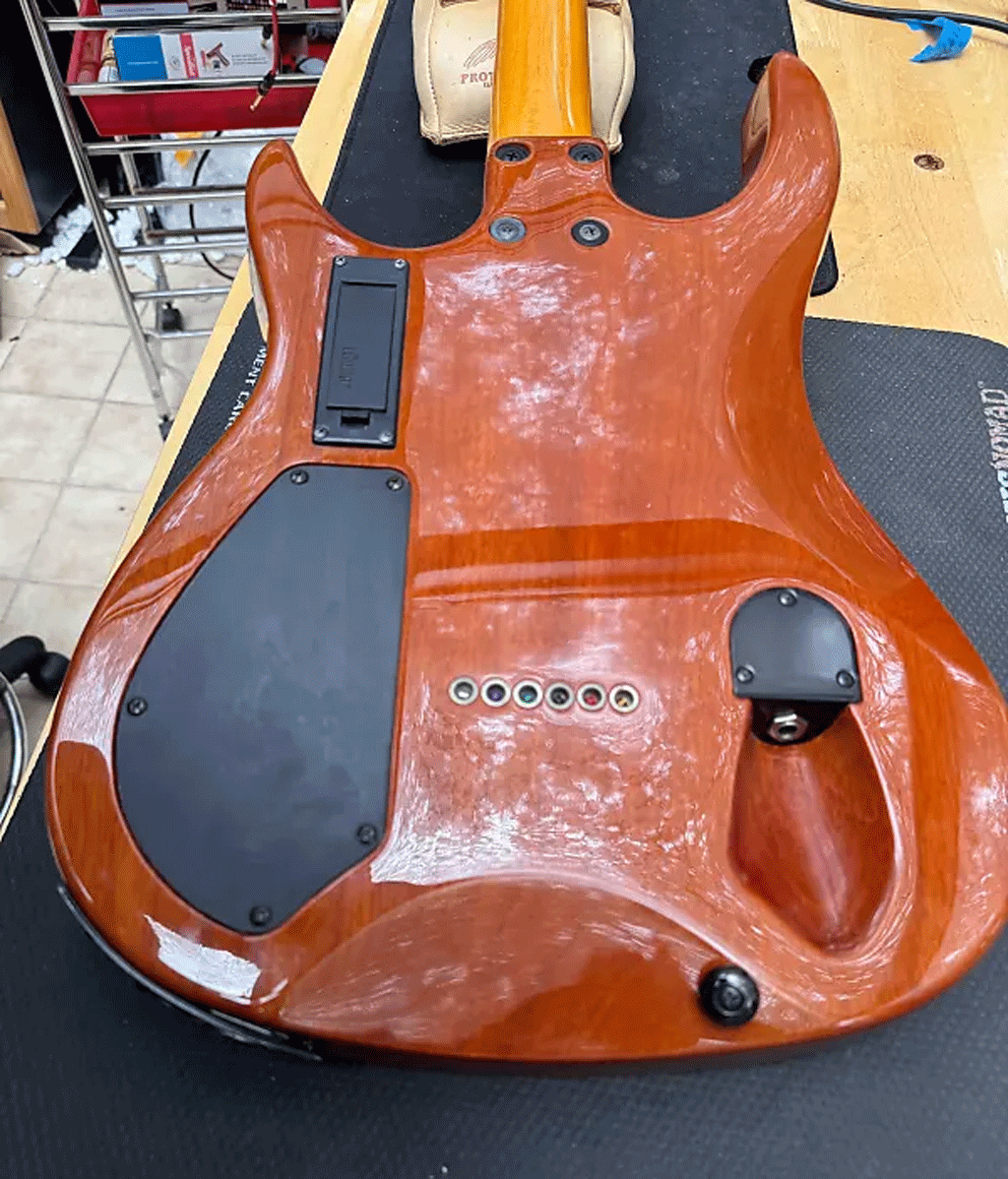 Brian Moore i81.13.USB Hybrid Synth Electric Guitar Amber