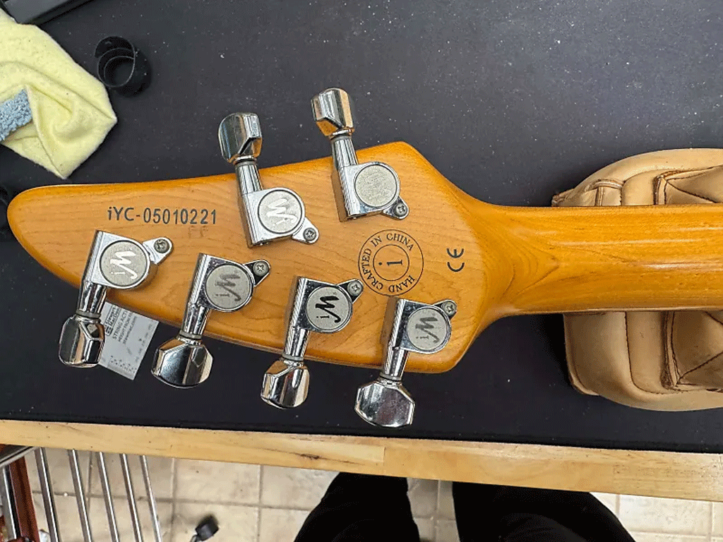 Brian Moore i81.13.USB Hybrid Synth Electric Guitar Amber